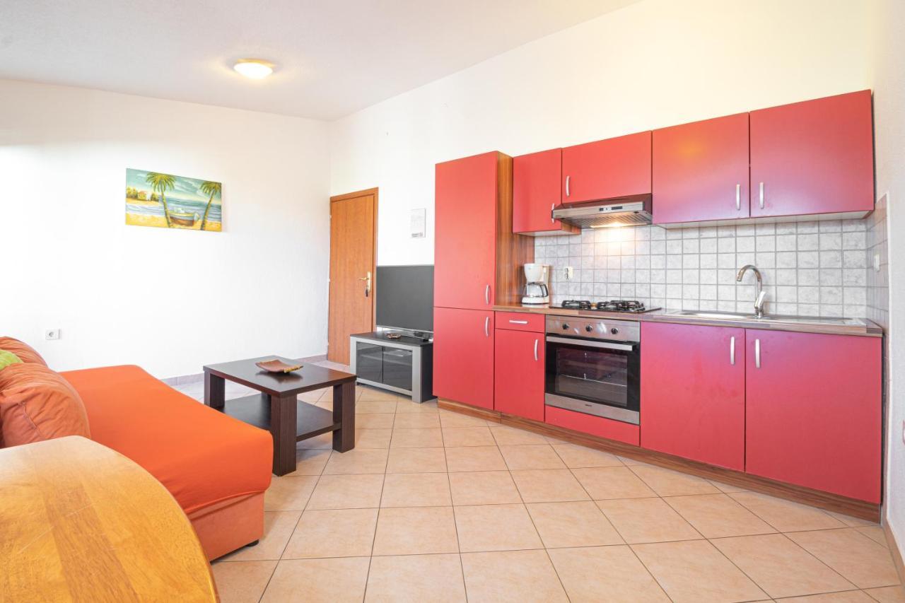 Apartments Dujmovic With Terrace Baska  Luaran gambar