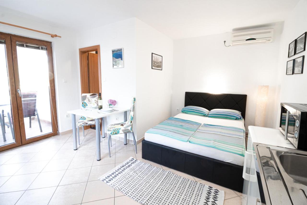 Apartments Dujmovic With Terrace Baska  Luaran gambar