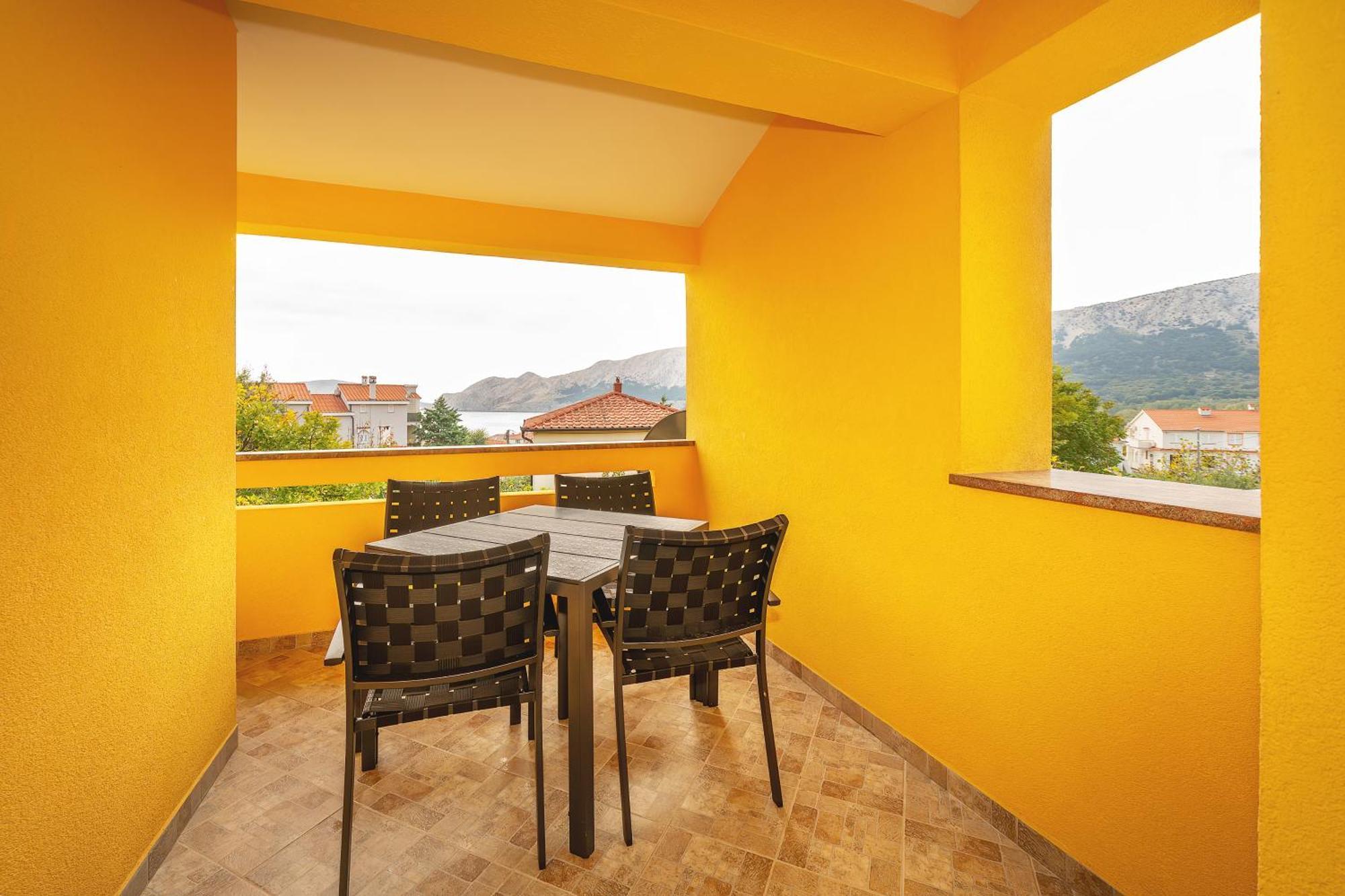 Apartments Dujmovic With Terrace Baska  Luaran gambar